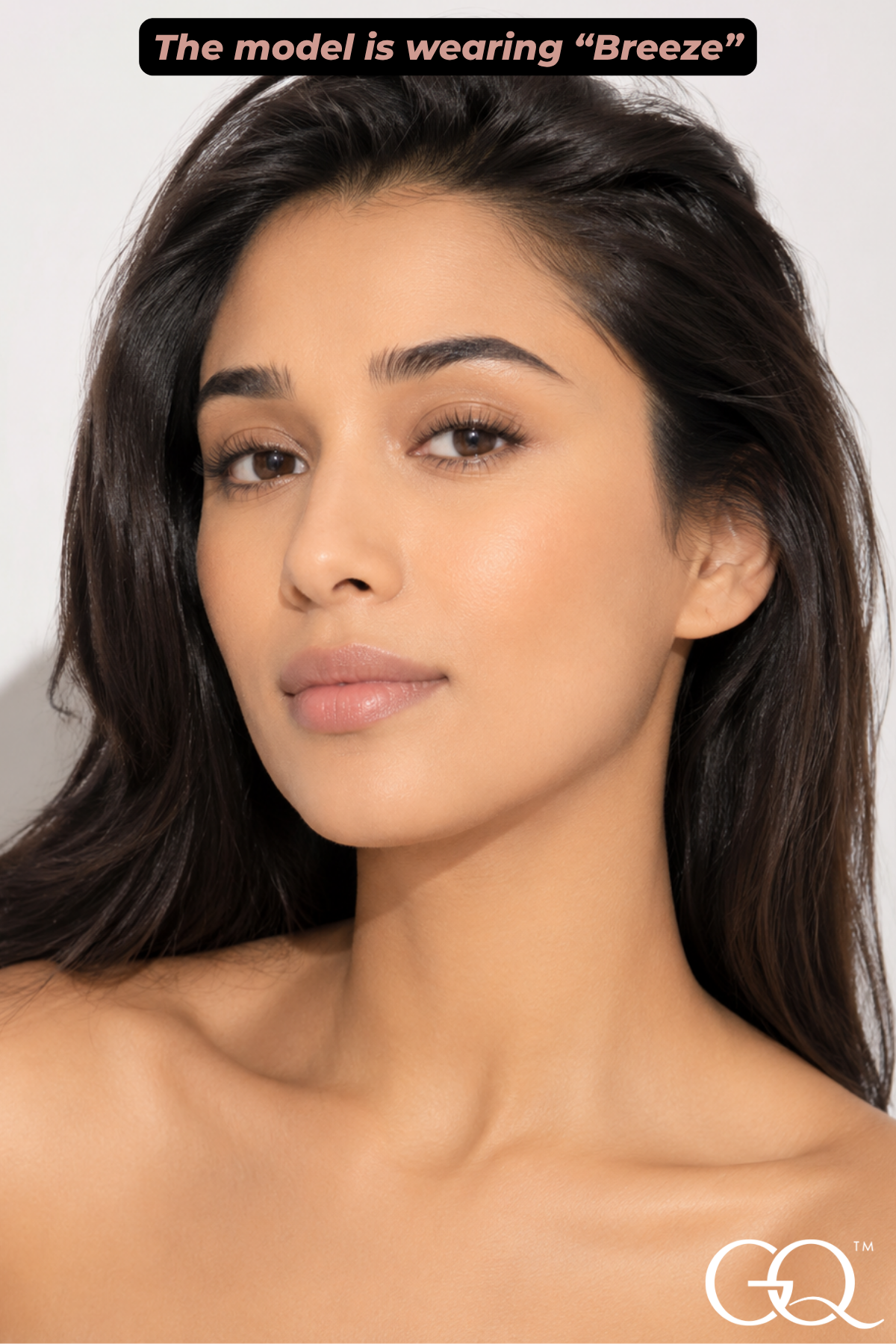 Experience the artistry of GLOWNIQUE's Dual Blend Powder Foundation, a silky vegan formula that enhances your natural allure with customizable coverage and luxurious elegance.