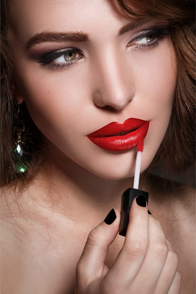 Matte vs. Glossy: Find Your Perfect Lipstick Finish