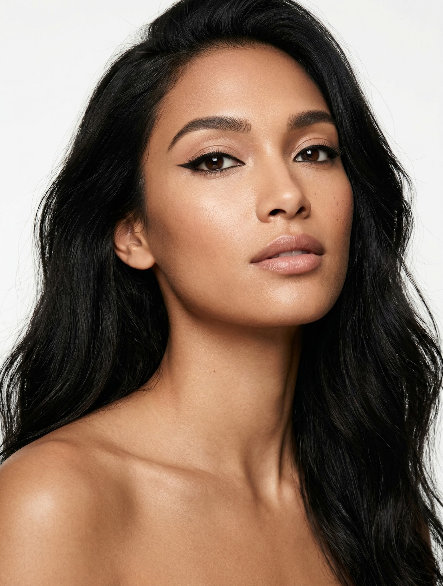 Eyeliner Mastery: Step-by-Step Guide to Perfect Winged Liner
