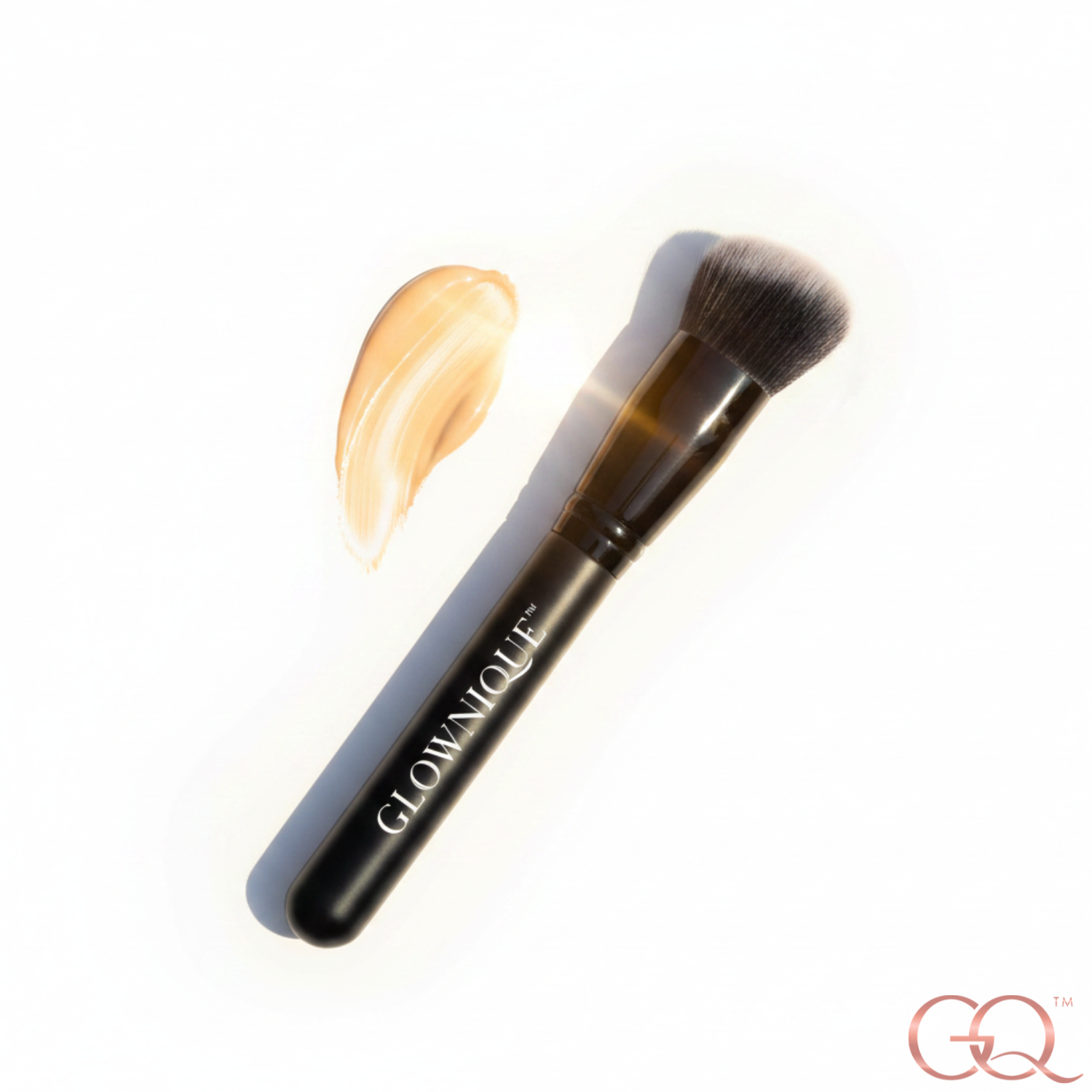Experience the artistry of GLOWNIQUE's Stipple & Blend Foundation Brush, crafted with soft synthetic bristles for a flawless, luxurious application.