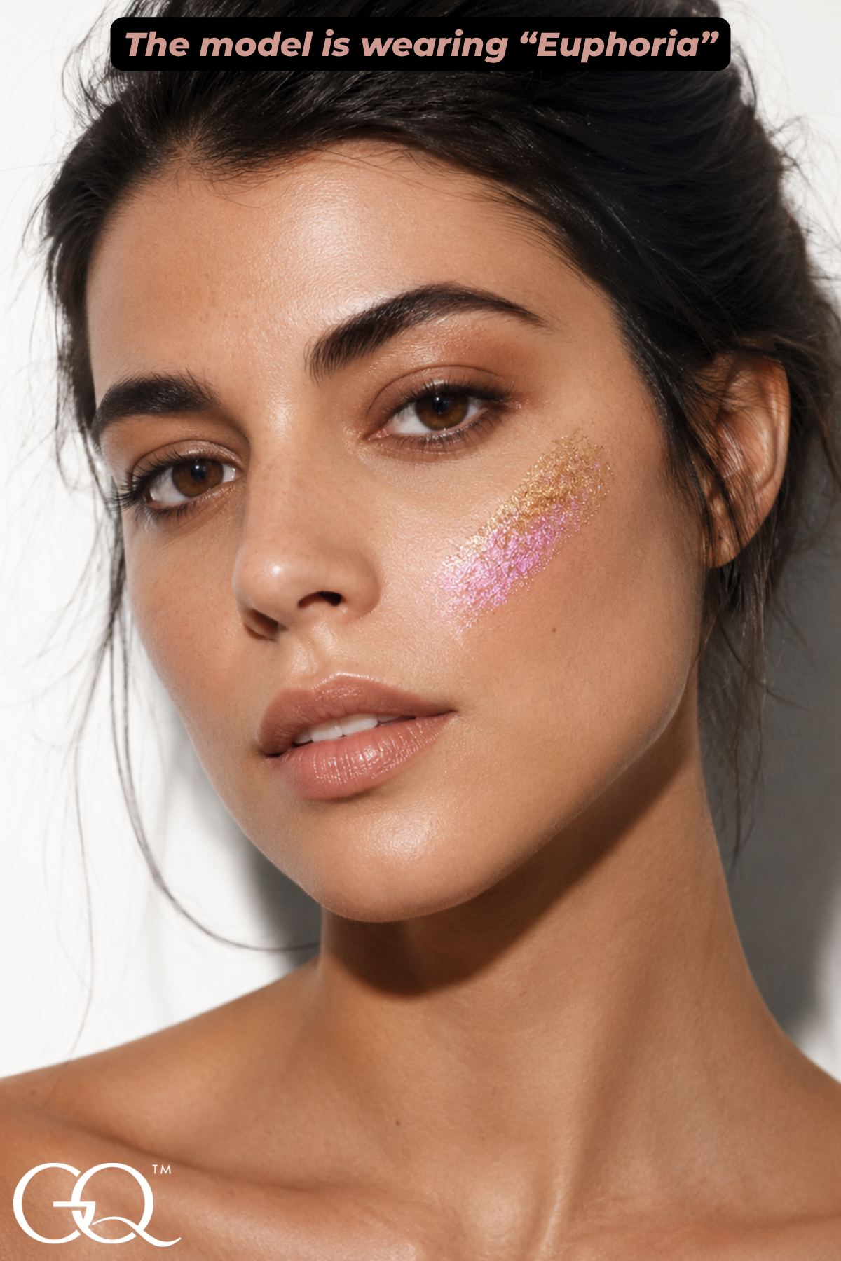 Experience the artistry of GLOWNIQUE Liquid Shimmer, a luxurious blend that elevates your beauty ritual with radiant sophistication and effortless allure.