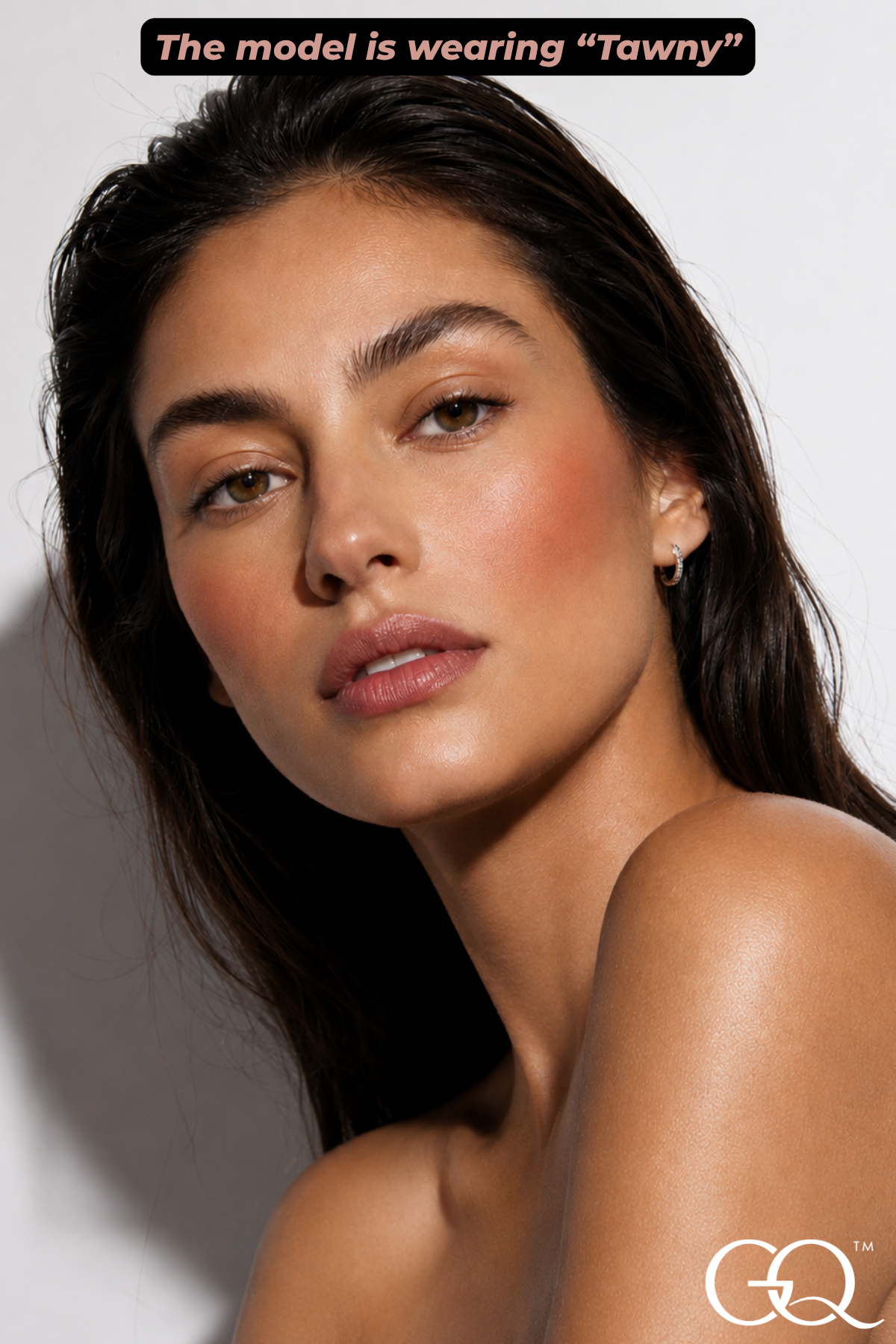 Experience the artistry of GLOWNIQUE Bronzer, a vegan, cruelty-free luxury crafted for radiant skin. Elevate your beauty ritual with this silky, blendable formula.