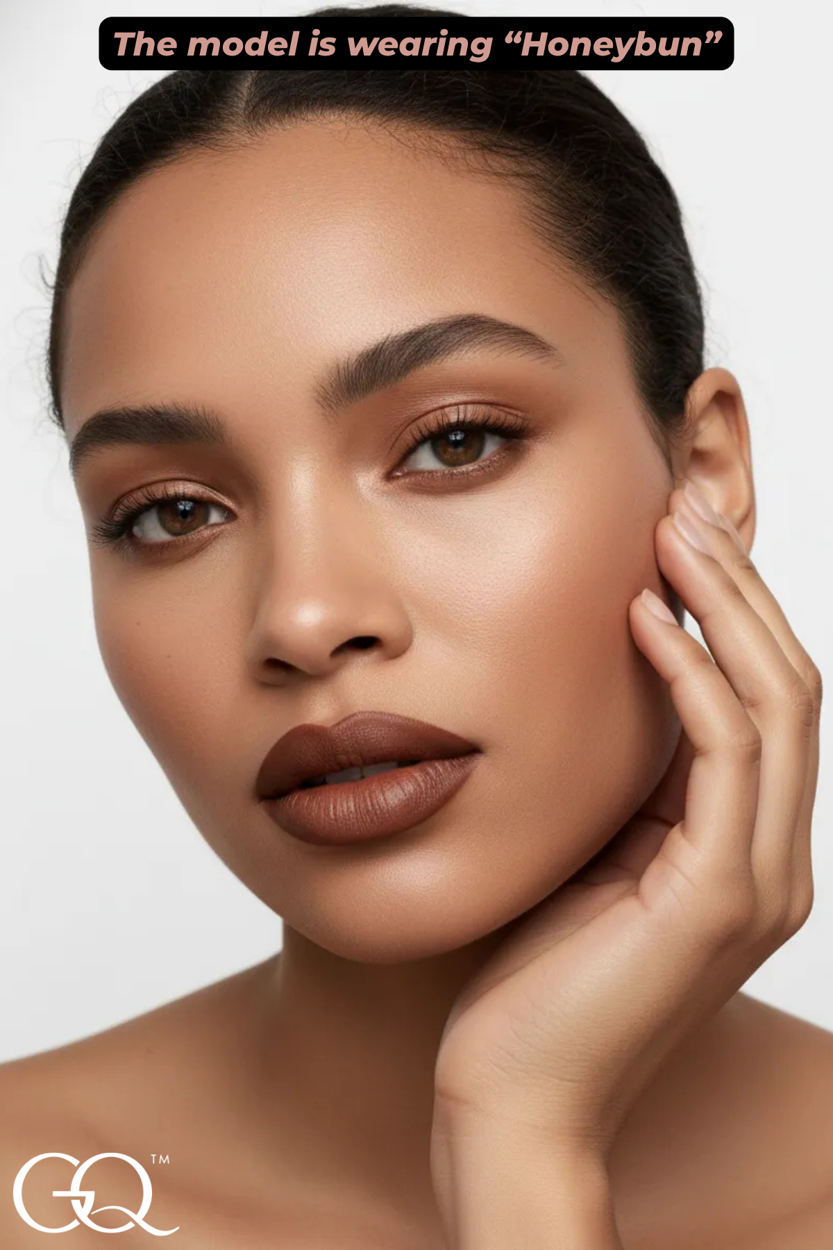 Experience the artistry of GLOWNIQUE Lip Liner, a creamy luxury that defines and nourishes, enhancing your allure with precision and elegance.