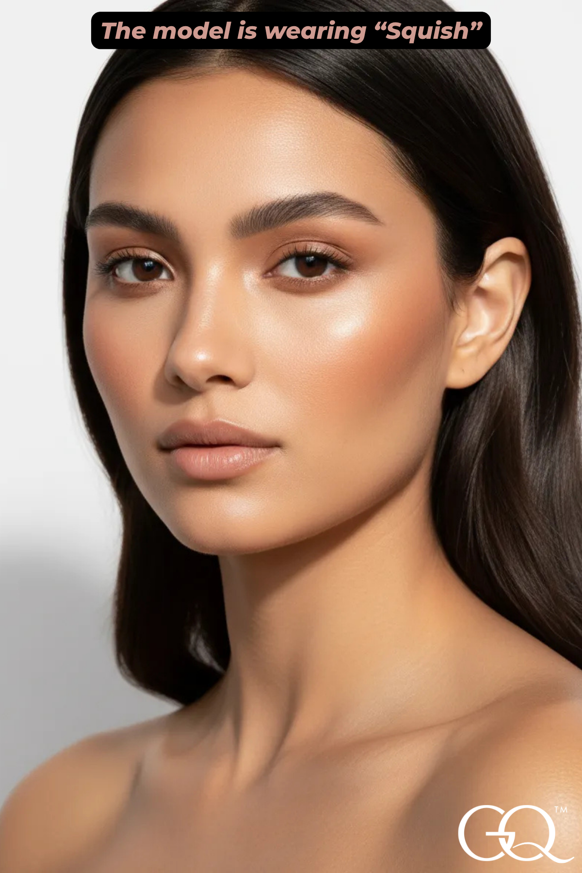 Elevate your beauty ritual with GLOWNIQUE Blush Palette Squish, a luxurious blend of velvety pigments enriched with jojoba oil for radiant, nourished skin.