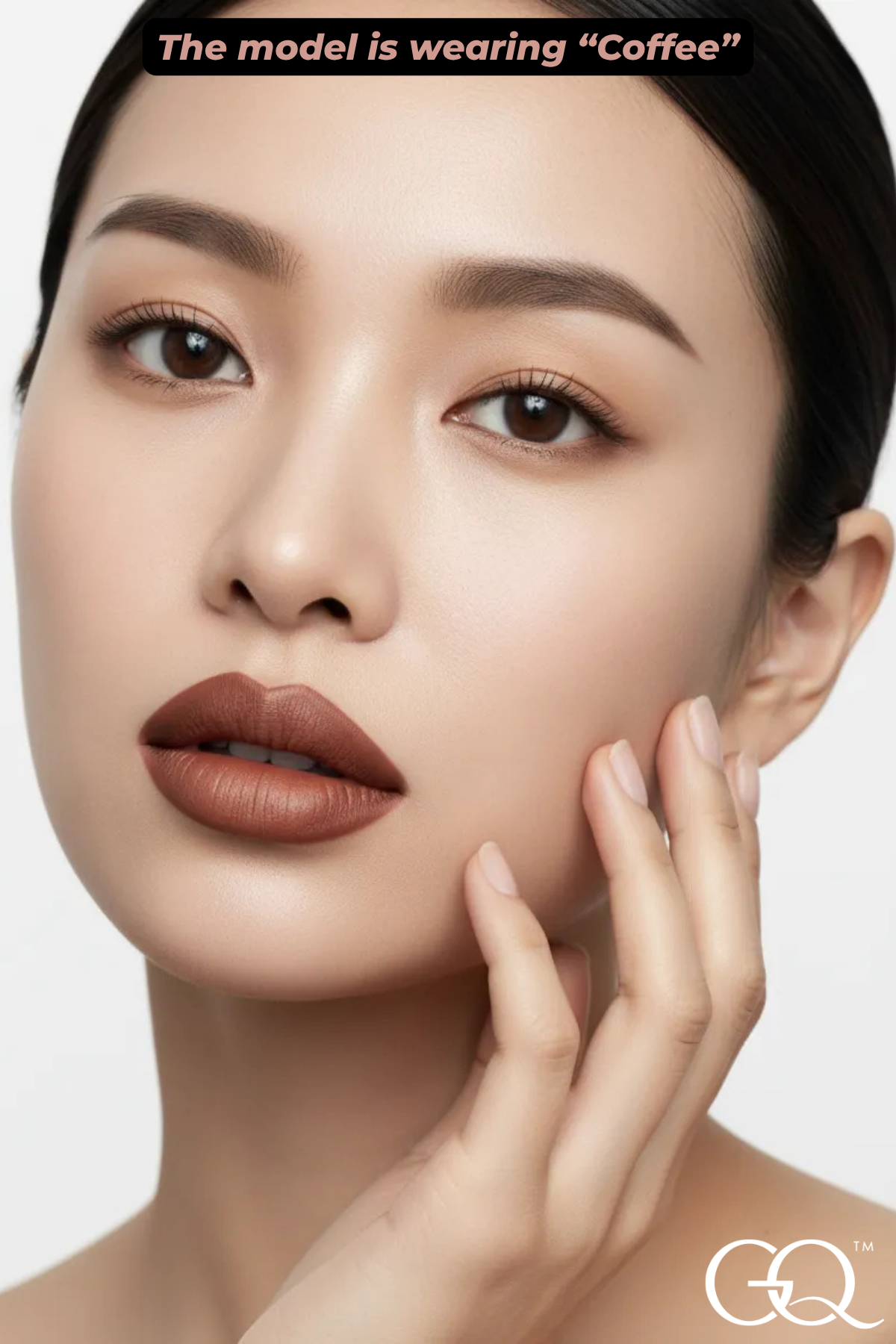 Experience the artistry of GLOWNIQUE Lip Liner - Coffee, a creamy formula that defines and enhances your lips with luxurious precision and elegance.
