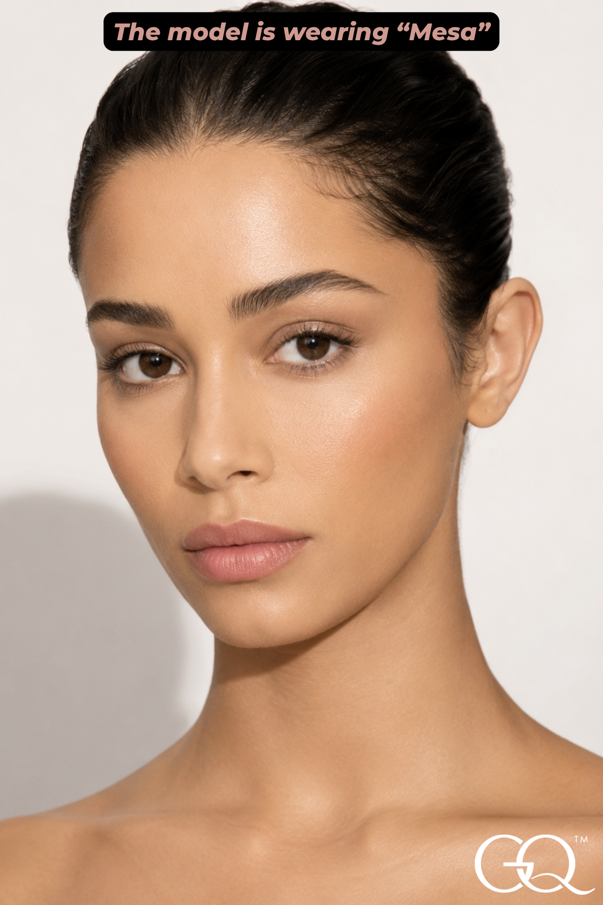 Experience the artistry of GLOWNIQUE Dual Blend Powder Foundation, a silky vegan formula that transforms your complexion with customizable coverage and lasting elegance.