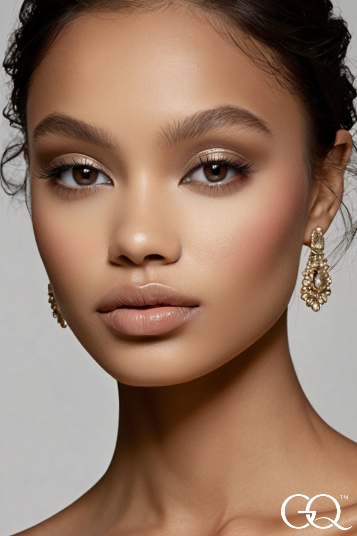 Neutral Eyeshadow Base | GLOWNIQUE