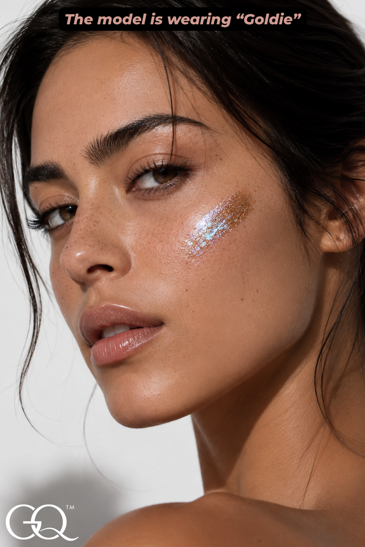 Elevate your beauty ritual with GLOWNIQUE Liquid Shimmer, a luxurious elixir that embodies sophistication and radiance for the discerning woman.