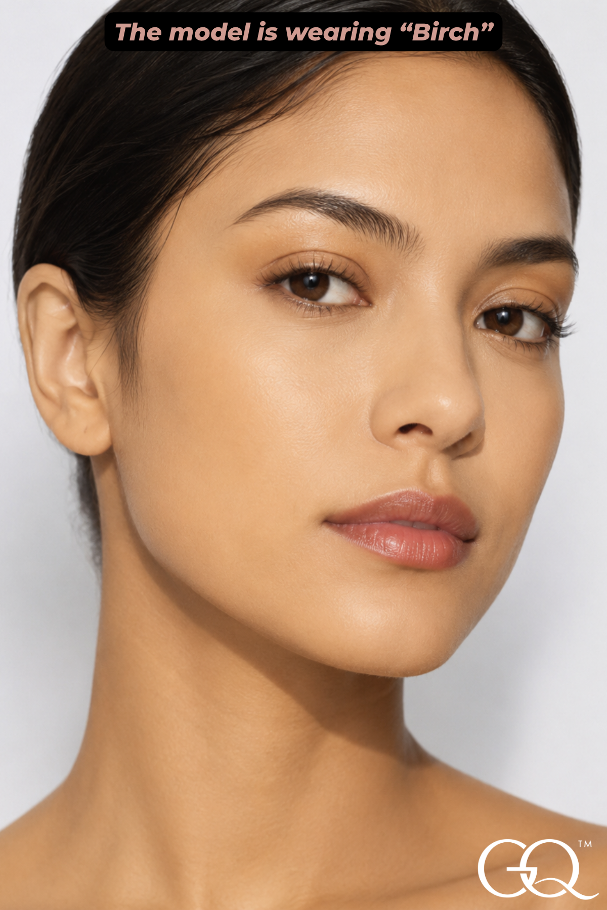 Experience the artistry of GLOWNIQUE's Dual Blend Powder Foundation, a luxurious formula for a radiant, flawless complexion. Elevate your beauty ritual today.